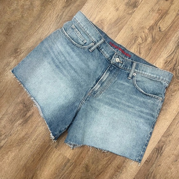 Lucky Brand Women's 90s Midi Denim Shorts Cutoff Raw Hem Size 12/31 - Picture 3 of 10